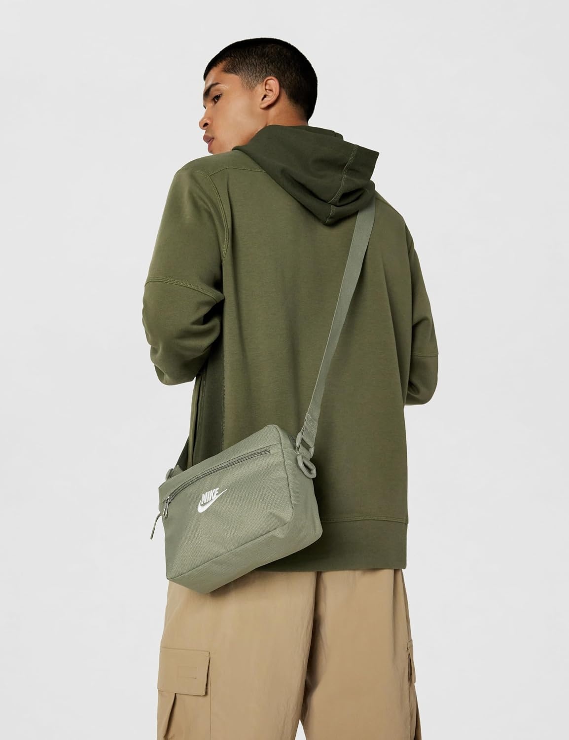 image:imageNike Unisex Adult Classics Heritage 20 Crossbody Bag 2L or 4L Mens and WomensLight ArmyLight ArmyWhite