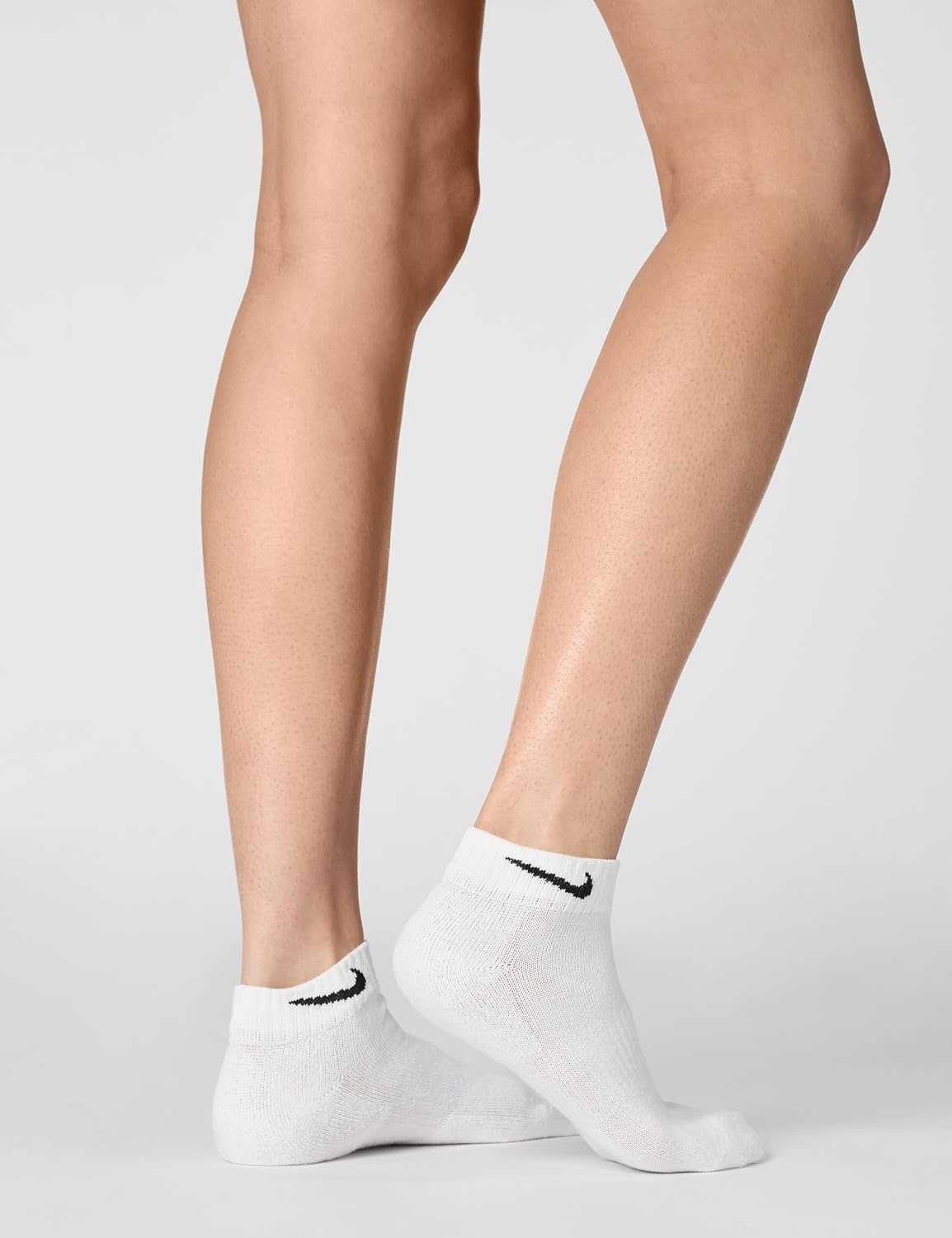 image:imageNike Unisex Adult Everyday Cushioned Training Low Socks 6Pack Mens and WomensWhiteBlack