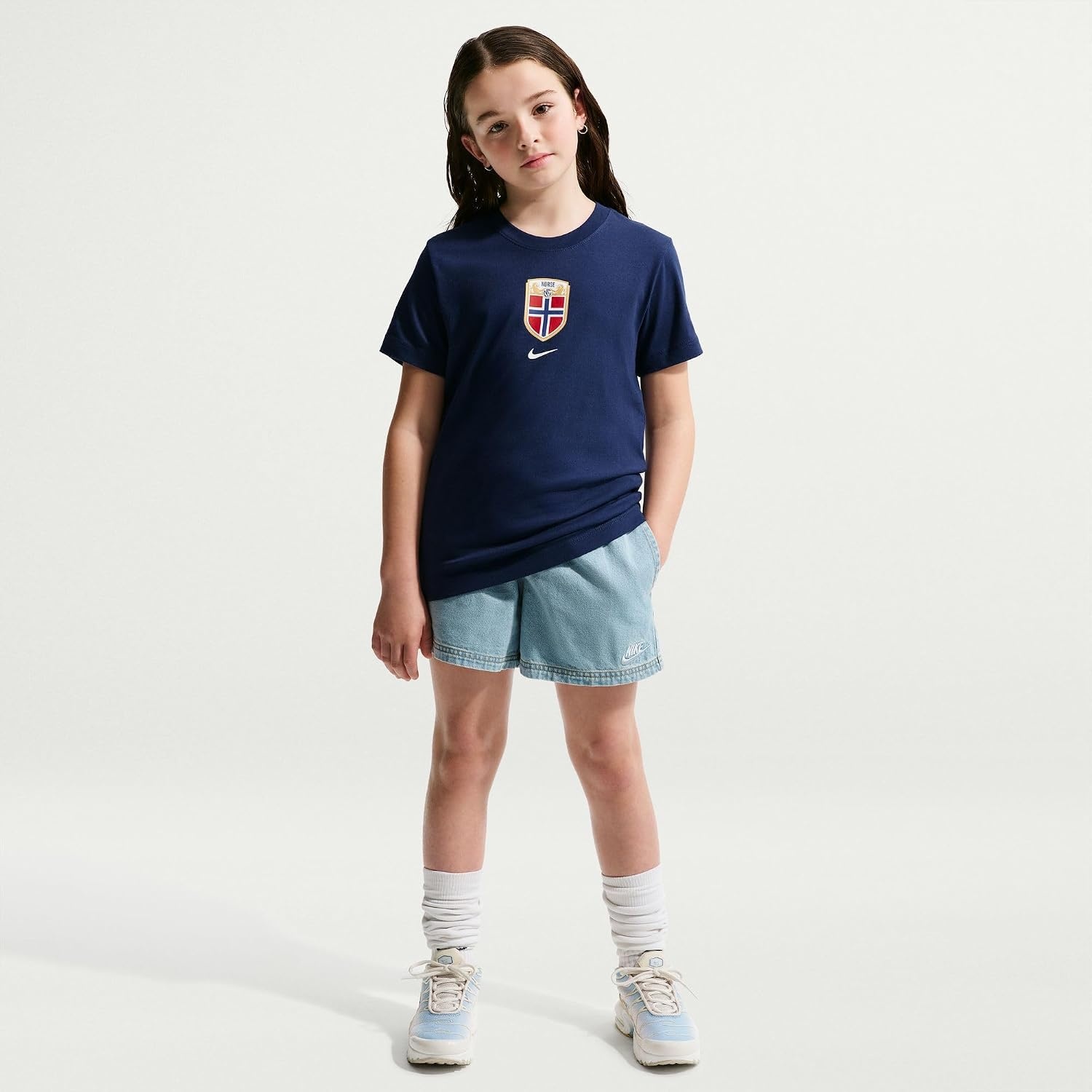 image:imageNike Unisex Big Kids Sportswear Club World Cup TShirt Boys and GirlsNorway Blue Void