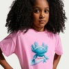 Nike Girls’ Sportswear Boxy Bear T-Shirt(Pink Rise/(Photo))
