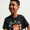 Nike Unisex Big Kids’ Sportswear Club Boxy Rest T-Shirt – Boys and Girls((Multi Sport)/Black)