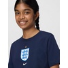 Nike Unisex Big Kids’ Sportswear Club World Cup T-Shirt – Boys and Girls((England) Obsidian)