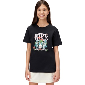 Nike Unisex Big Kids’ Sportswear Club Summer Camp T-Shirt – Boys and Girls(Black)
