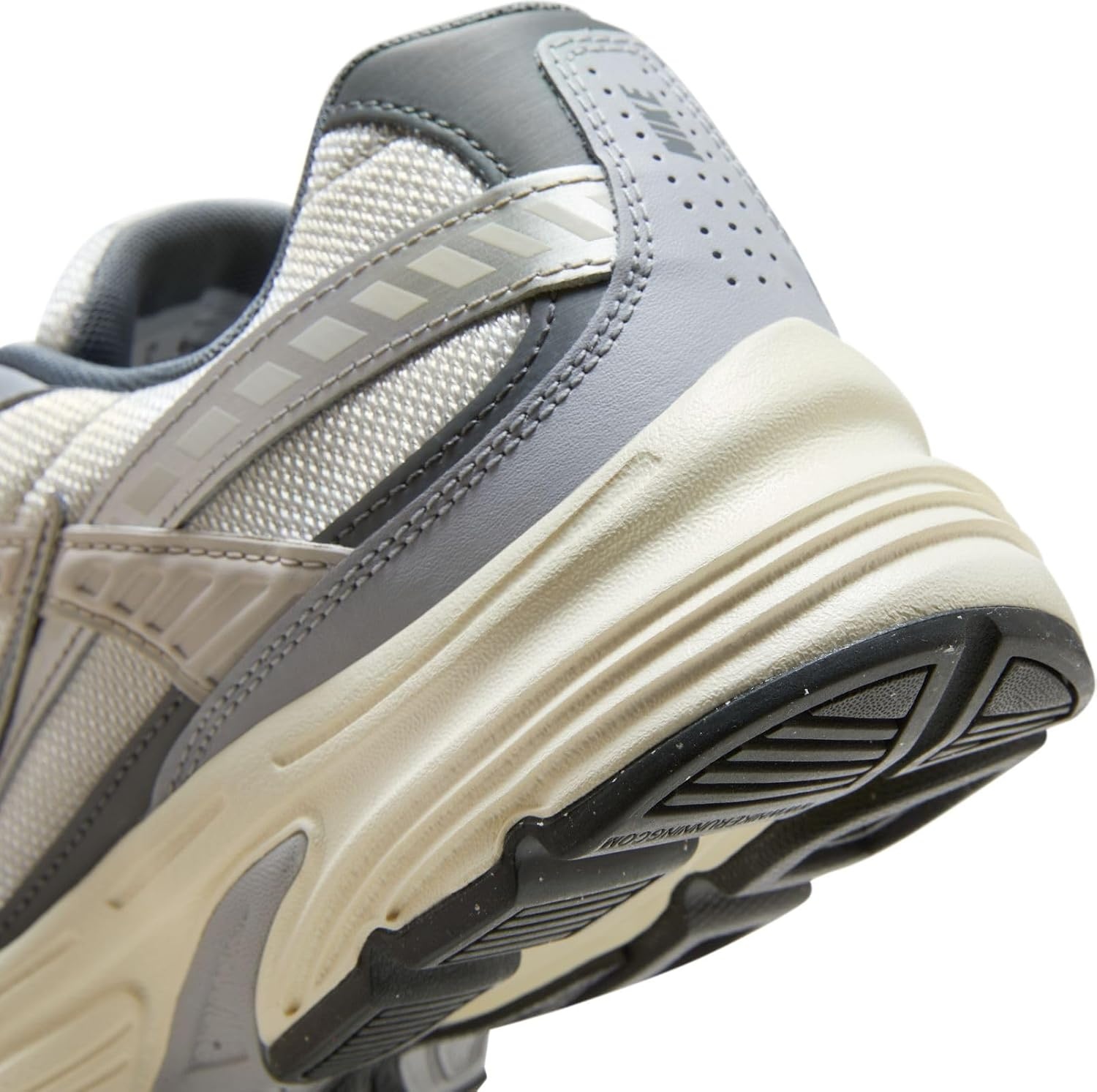 image:imageNike Mens Initiator ShoesLight Bone Smoke Grey Coconut Milk