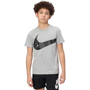 Nike Unisex Big Kids’ Sportswear Club Energy T-Shirt (Large Swoosh Logo) – Boys and Girls(Dark Grey Heather)