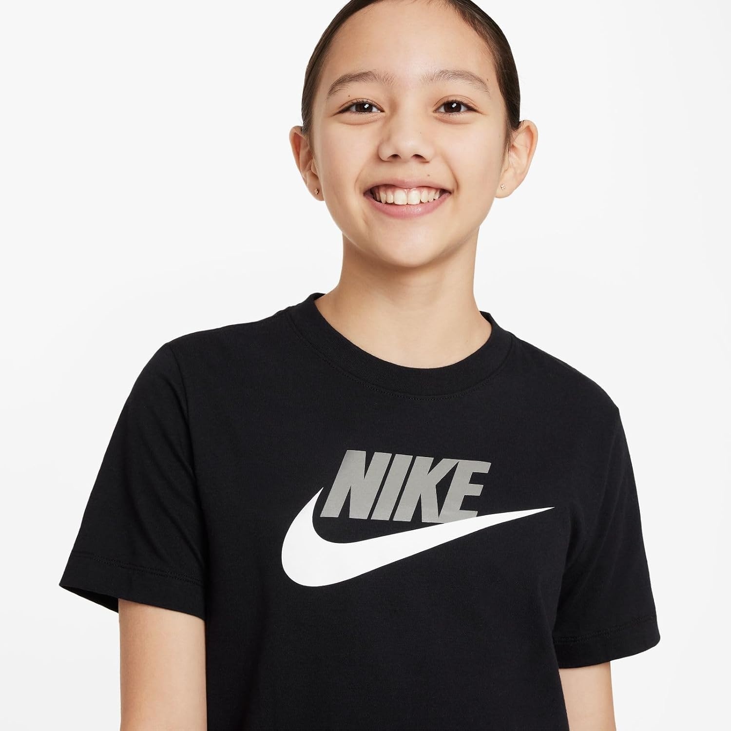 image:imageNike Unisex Big Kids Sportswear Club TShirt Large Swoosh Logo Boys and GirlsBlack