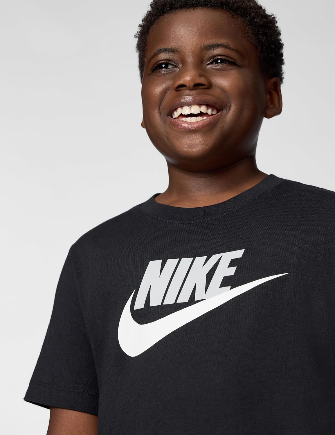 image:imageNike Unisex Big Kids Sportswear Club TShirt Large Swoosh Logo Boys and GirlsBlack