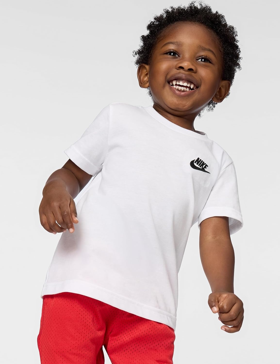 image:imageNike Unisex Big Kids Sportswear Club TShirt Large Swoosh Logo Boys and GirlsWhite