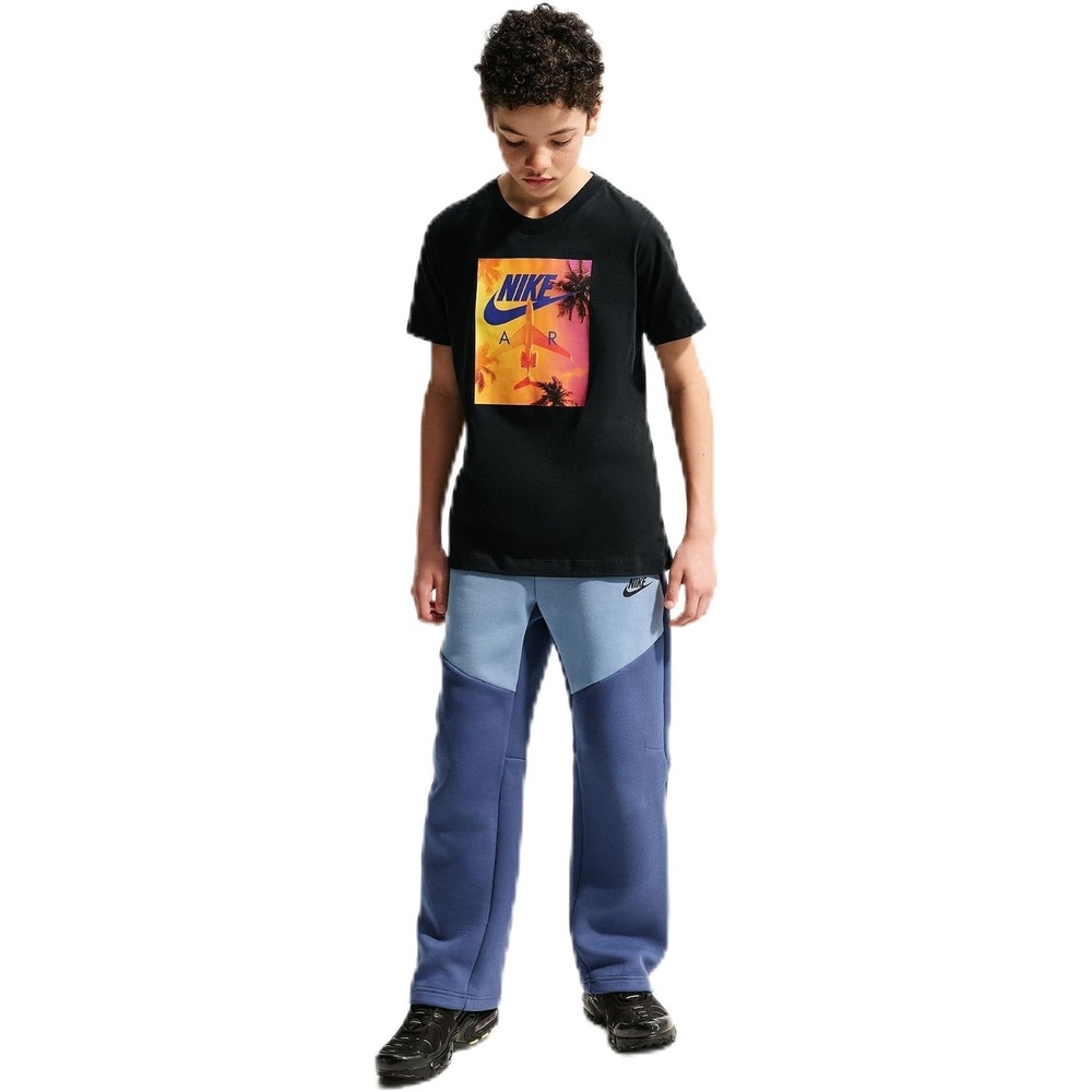 image:imageNike Unisex Big Kids Sportswear Club Photo Graphic TShirt Boys amp GirlsBlack