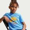 Nike Big Kids’ Sportswear Club Graphic T-Shirt Large Swoosh – Boys Girls(Football Blue/(Alien))
