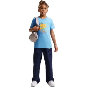 Nike Big Kids’ Sportswear Club Graphic T-Shirt Large Swoosh – Boys Girls(Football Blue/(Alien))