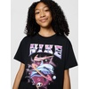Nike Girls’ Sportswear Club Modern Script Boyfriend T-Shirt(Black/(Dolphin))