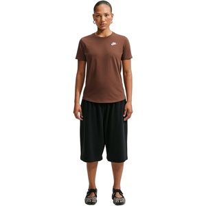 Nike Women’s Sportswear Club Essentials T-Shirt(Cacao Wow)