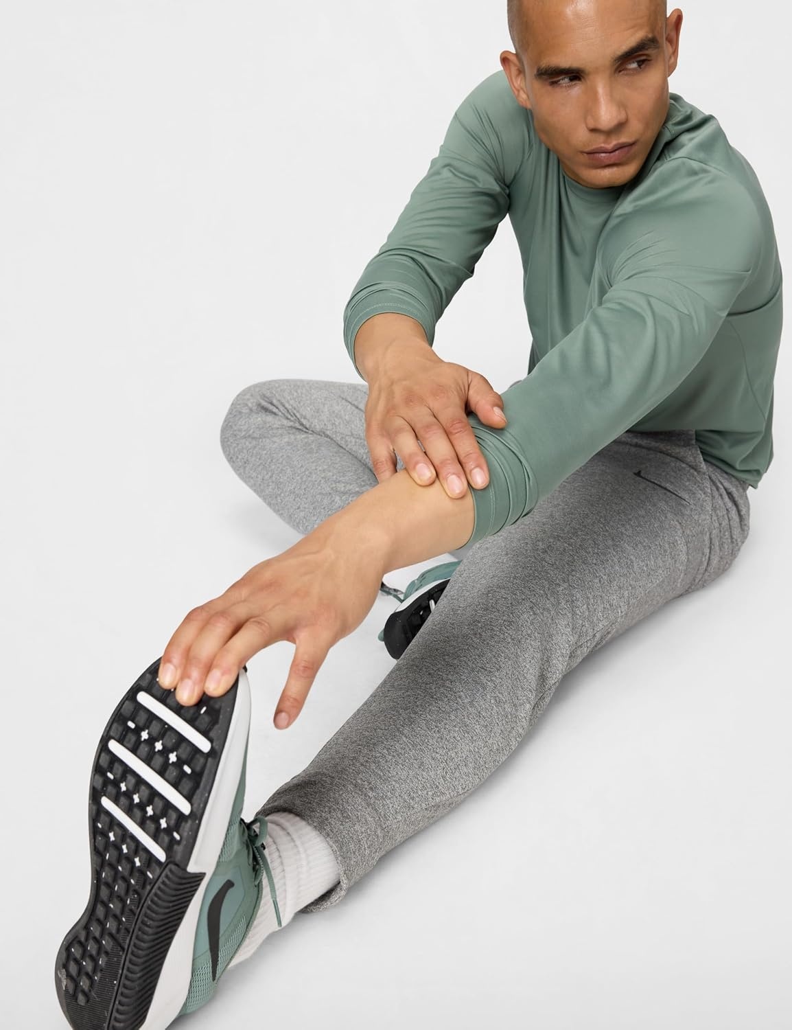 image:imageNike Mens ThermaFit Tapered Training PantsDark Grey HeatherBlack