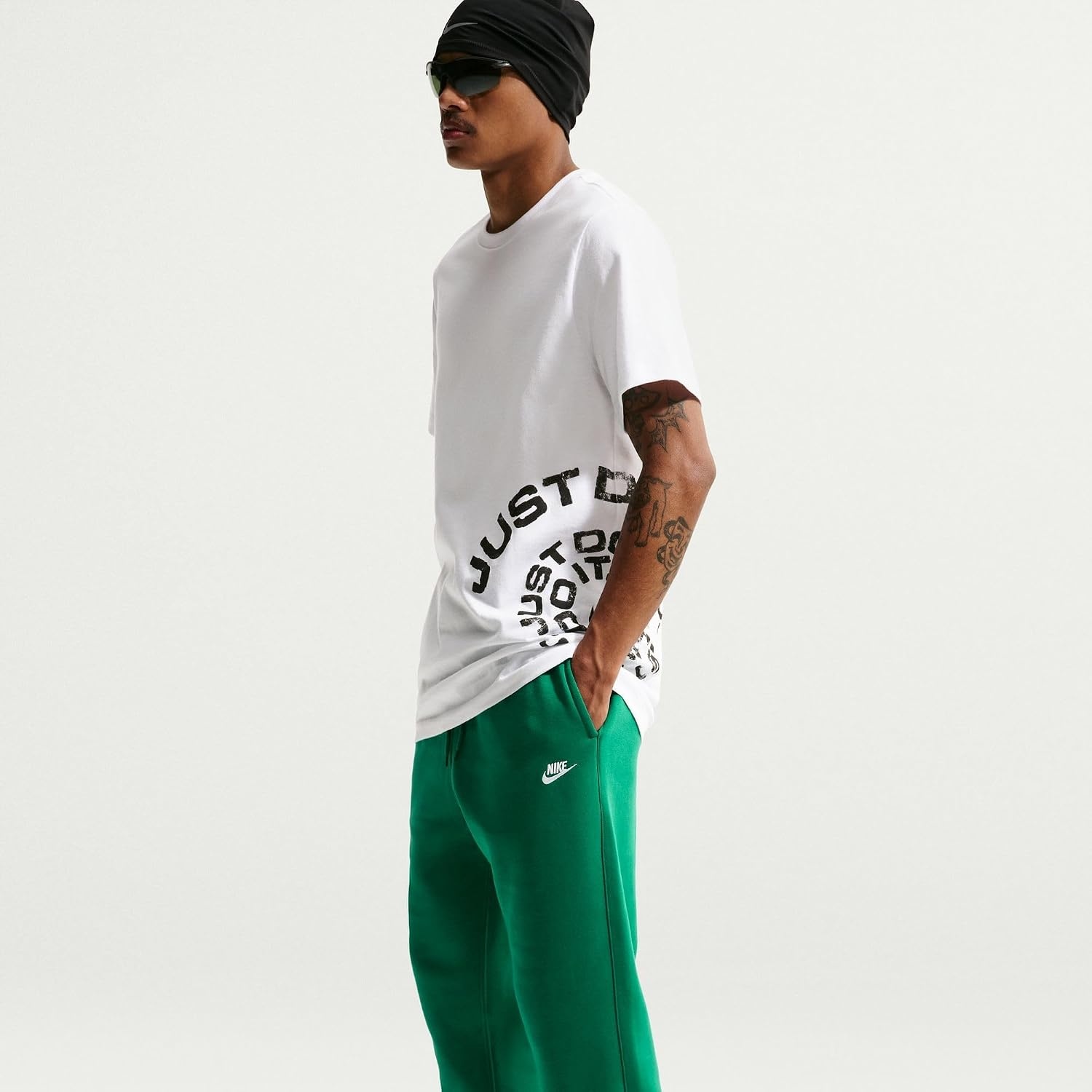 image:imageNike Mens Club Cuffed Brushed Fleece PantsMalachiteMalachiteWhite